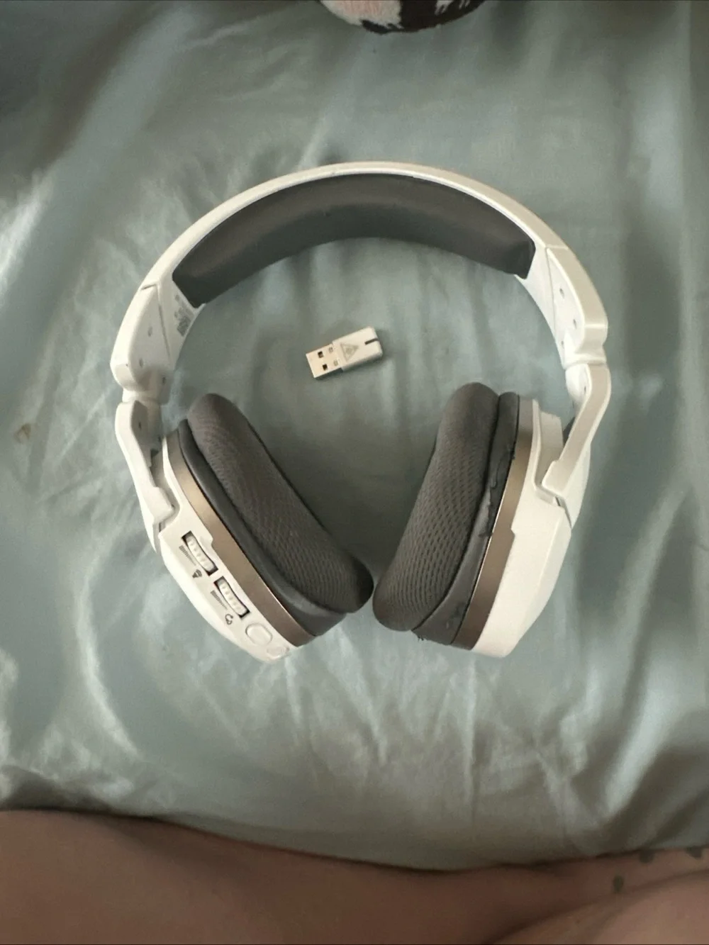 Turtle beach headset and dongle